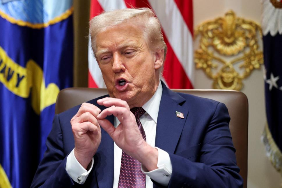 早报：美联储12月降息概率跌至四成，4000美元支撑告急